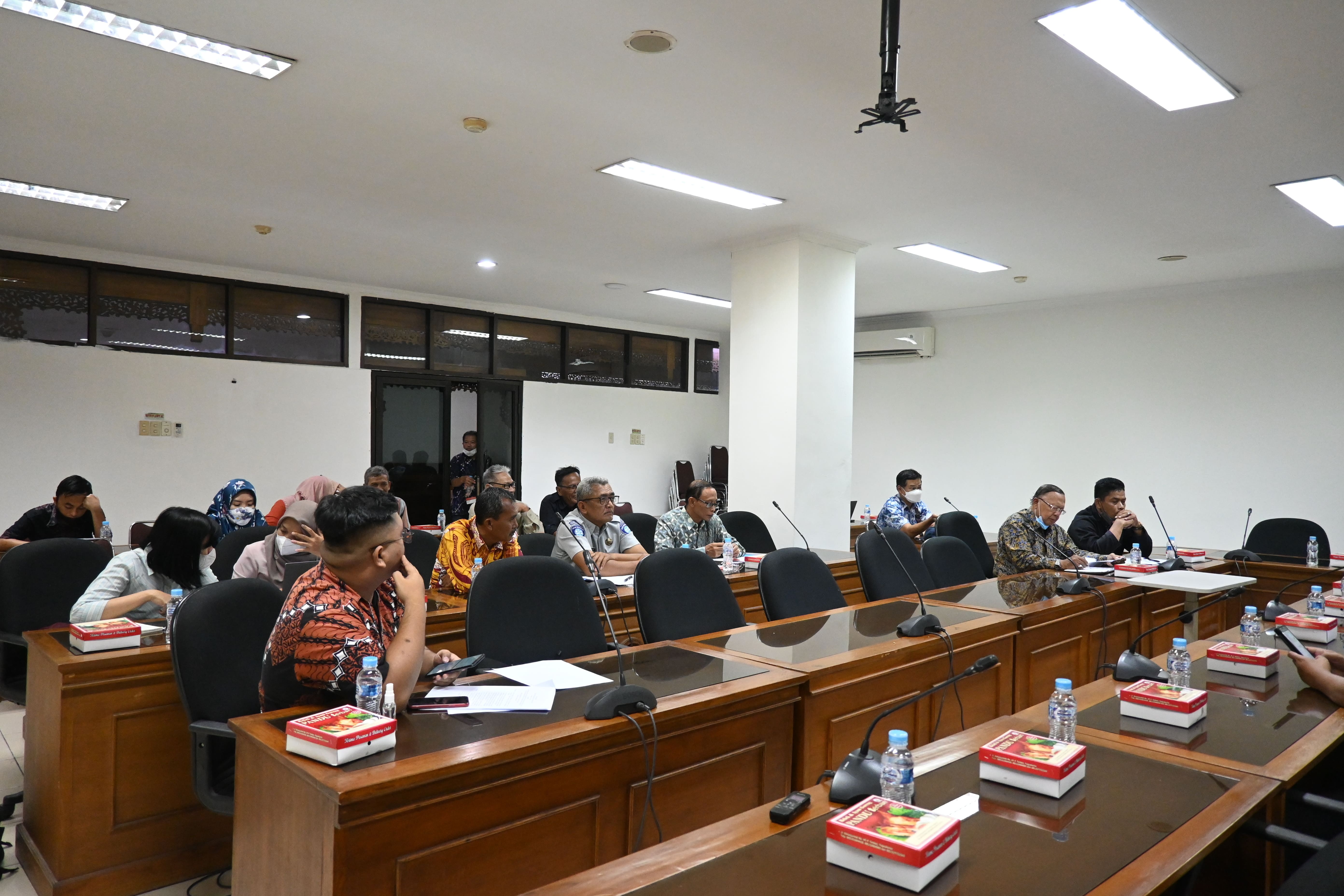 Rapat Pansus Raperda Pencabutan Perda Nomor 10 tahun 2010 tentang Sistem Penyelenggaraan Jaminan Kesehatan