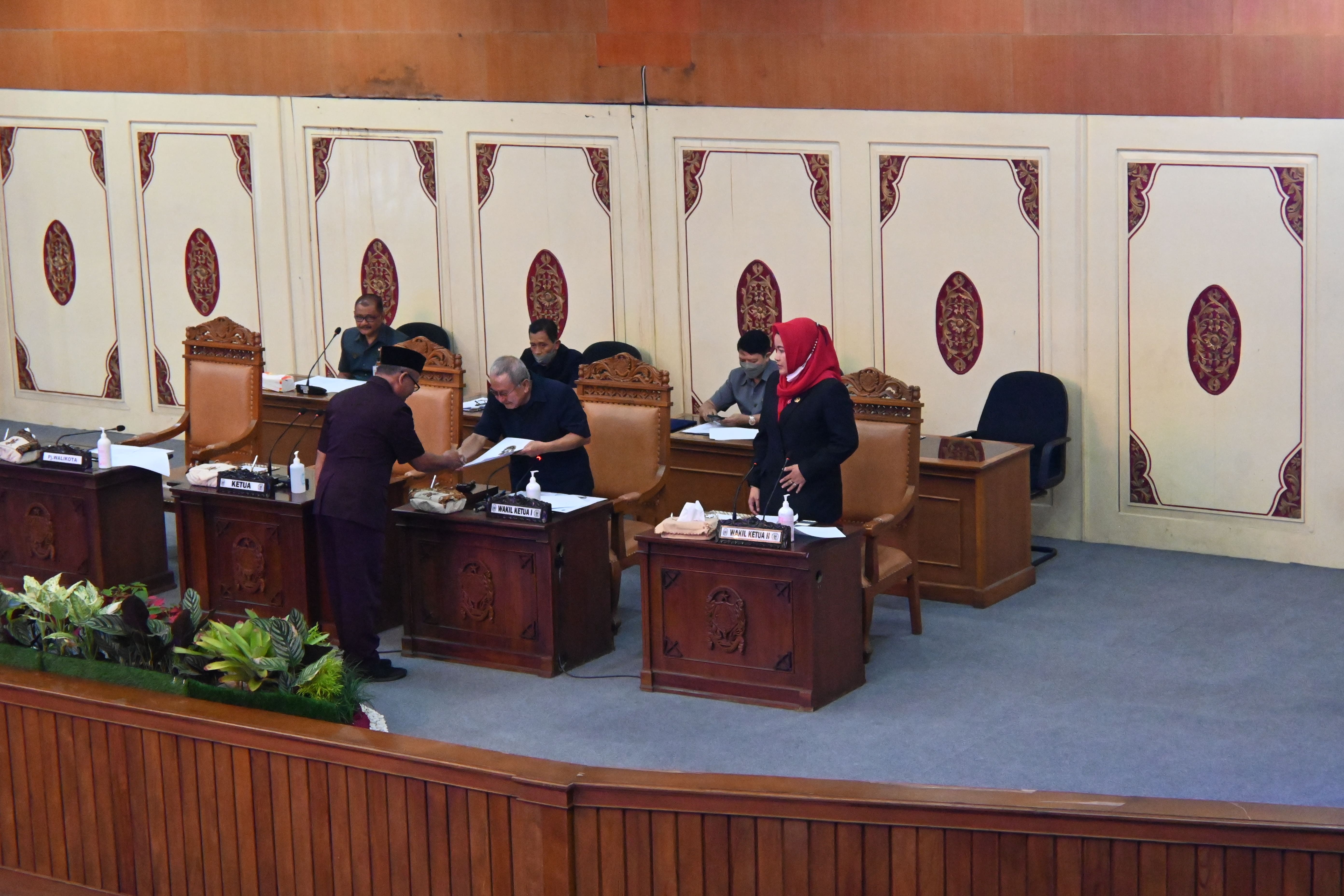 Rapat Paripurna Tanggapan Fraksi-fraksi terhadap pendapat Walikota Yogyakarta atas Raperda Tentang Perubahan Perda Nomor 3 tahun 2011 tentang Penanggulangan Bencana Daerah