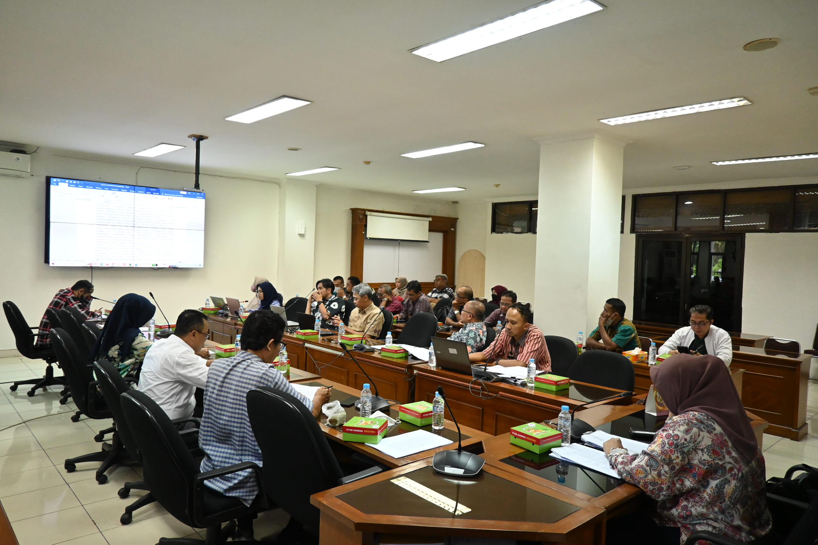 Rapat Pansus Peraturan Daerah Tentang Penyelenggaran Pendidikan: Membahas Upaya Peningkatan Sistem Pendidikan