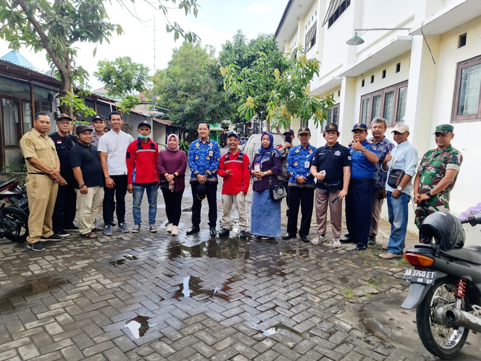 Komisi C bersama dinas Damkramat melaksanakan uji commisioning hidran ke kering di Kemantren Mergangsan