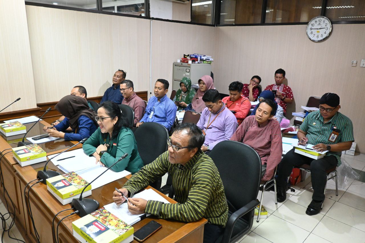 Rapat Komisi B dengan Dinas Perdagangan Terkait Pembahasan KUA 2025